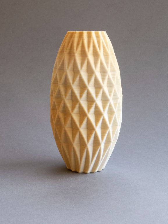 diamond vase, yellow/white porcelain