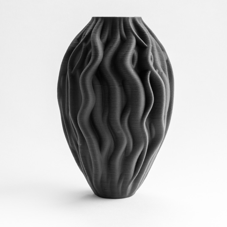 Ivy vase, black porcelain