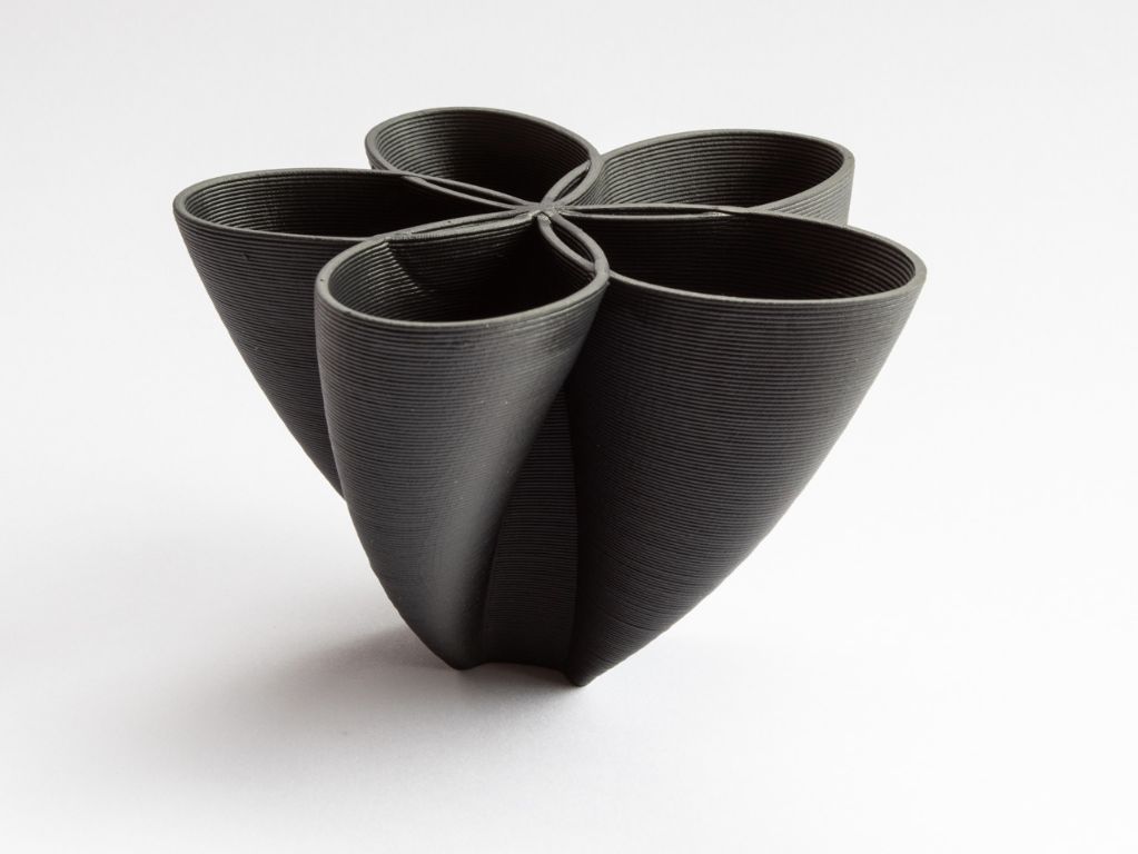 cinquefoil bowl, black porcelain